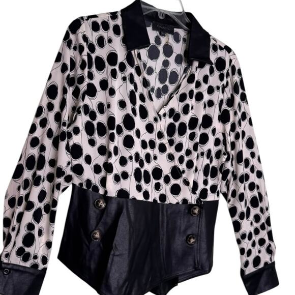 Gracia Black and White Animal Print Wrap Faux Leather Womans Top Size Large - Picture 9 of 16